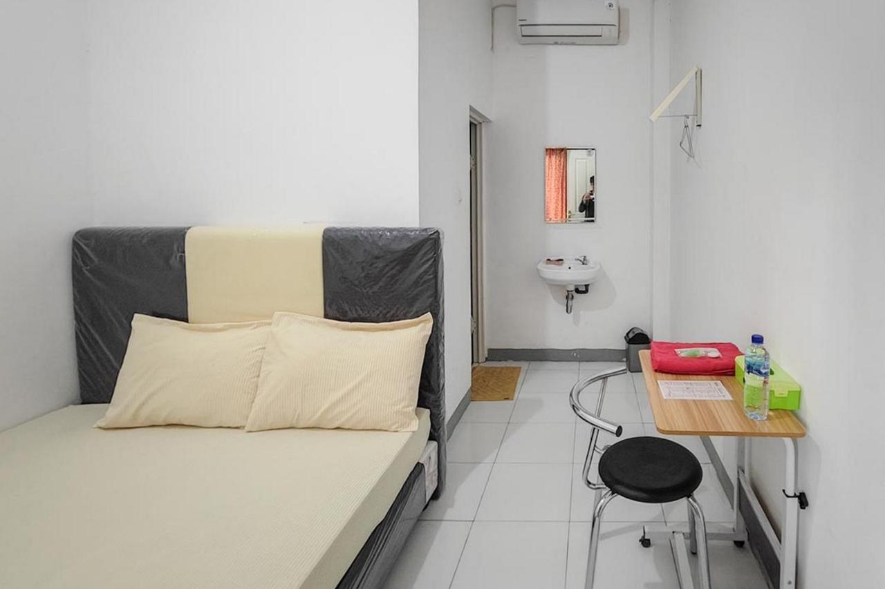 Shekinah Homestay & Cafe Waikabubak Mitra Reddoorz ภายนอก รูปภาพ
