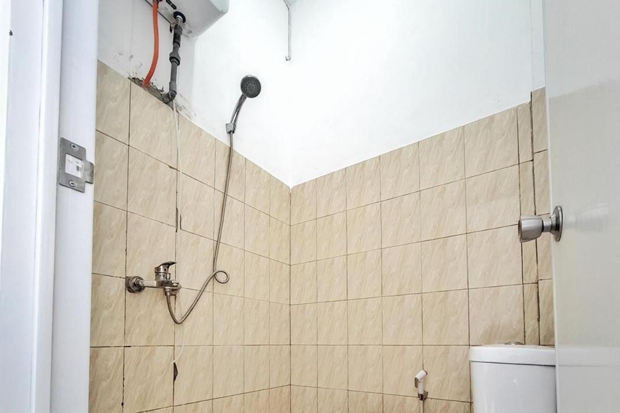 Shekinah Homestay & Cafe Waikabubak Mitra Reddoorz ภายนอก รูปภาพ